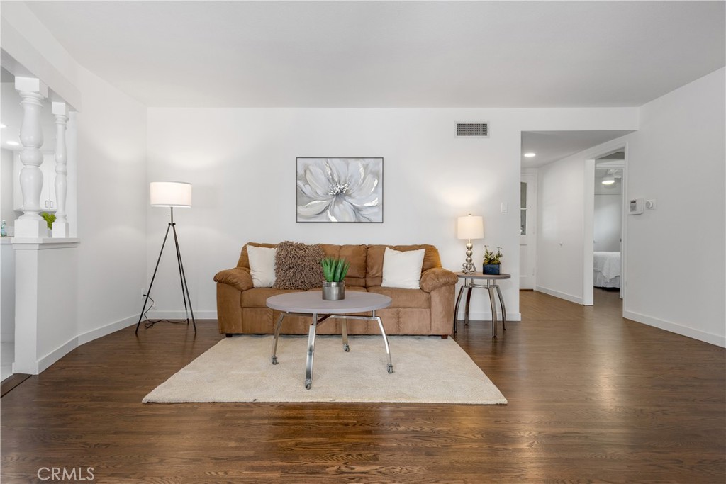 MLS #OC25257049 image #9