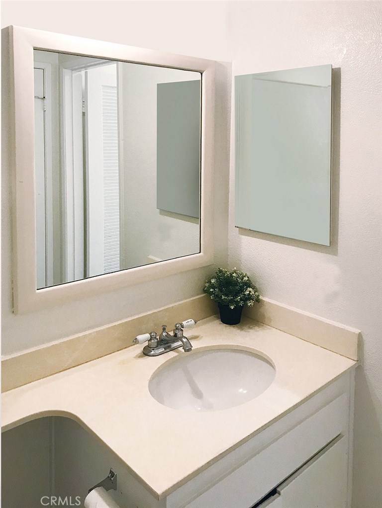 MLS #OC25257051 image #9