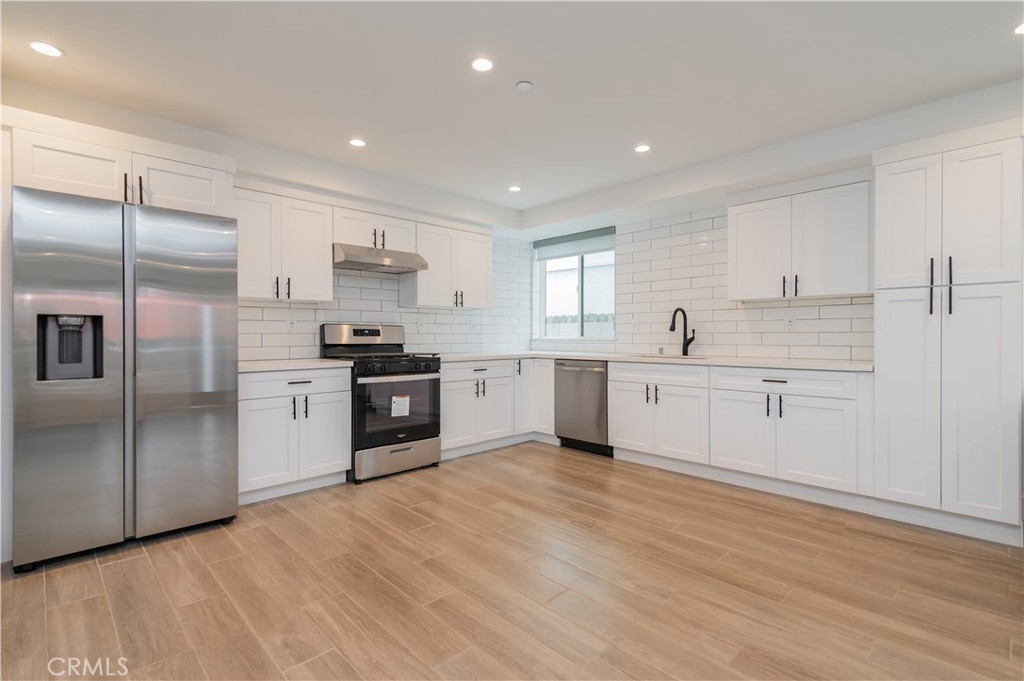 MLS #OC25257063 image #2