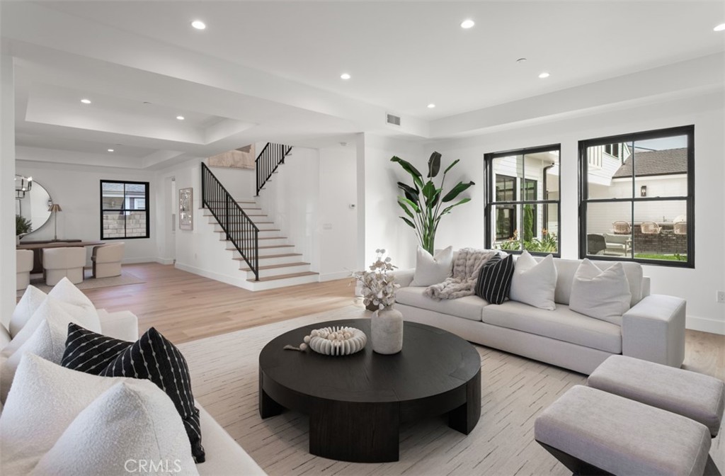 MLS #OC25257066 image #4