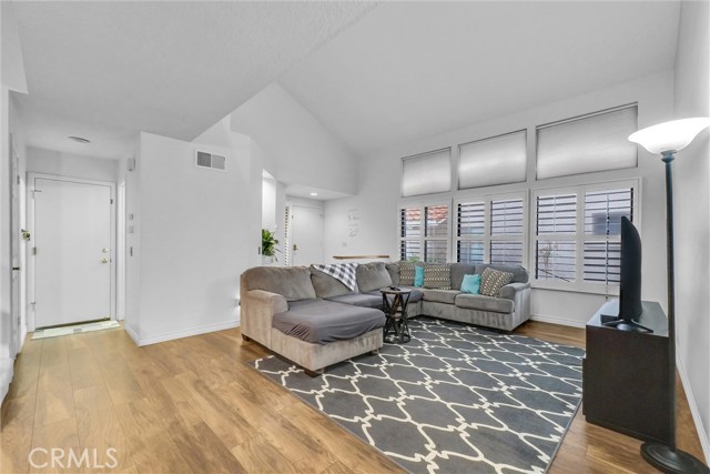 MLS #OC25257068 image #3