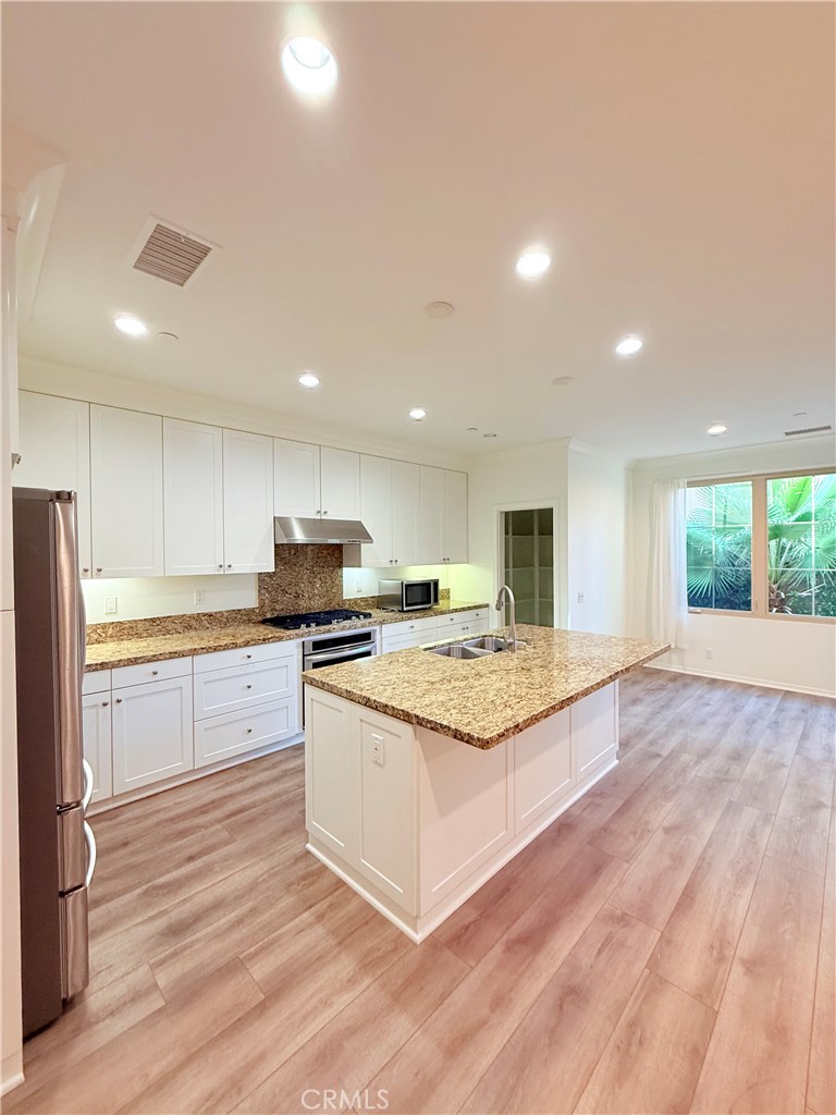 MLS #OC25257145 image #4