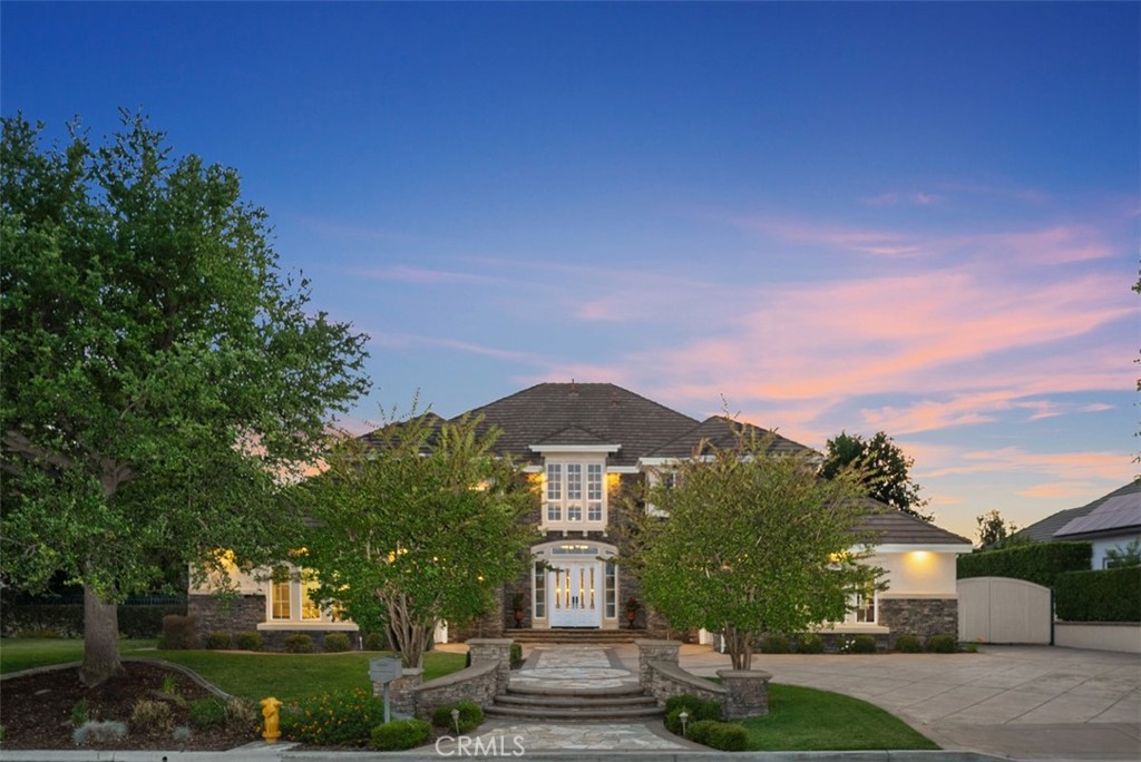 MLS #OC25257158 image #1