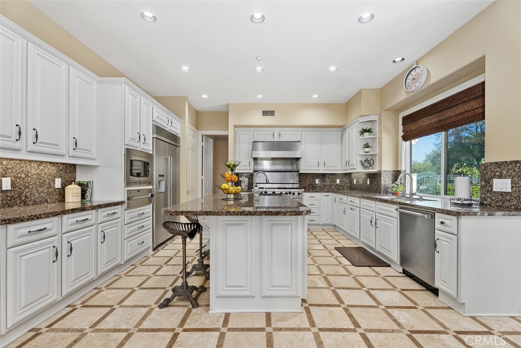 MLS #OC25257158 image #23