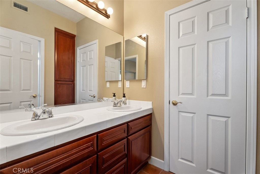 MLS #OC25257158 image #37