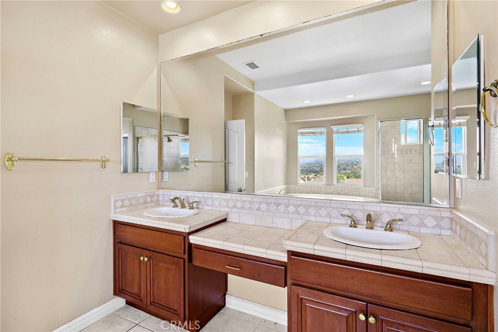 MLS #OC25257180 image #12