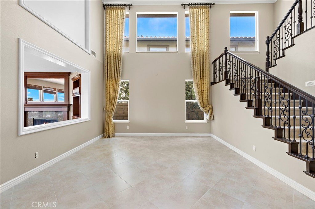 MLS #OC25257180 image #3