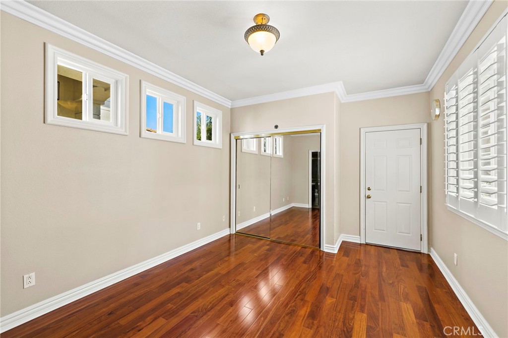 MLS #OC25257180 image #8