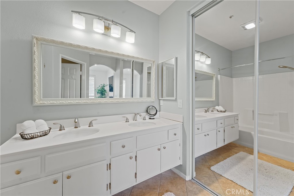 MLS #OC25257190 image #11