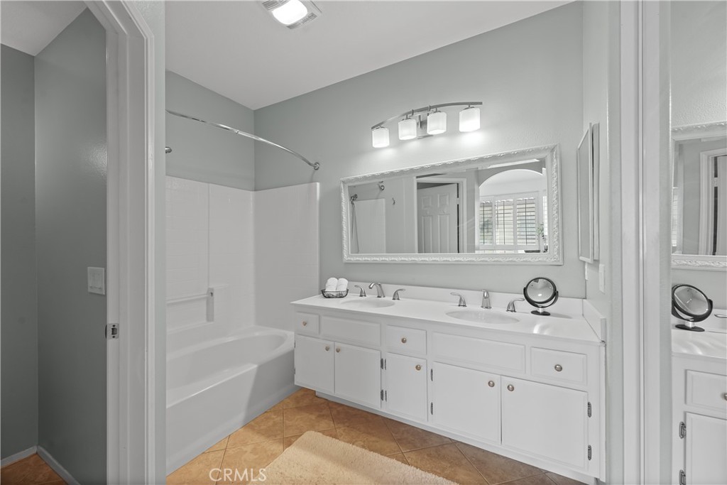 MLS #OC25257190 image #13