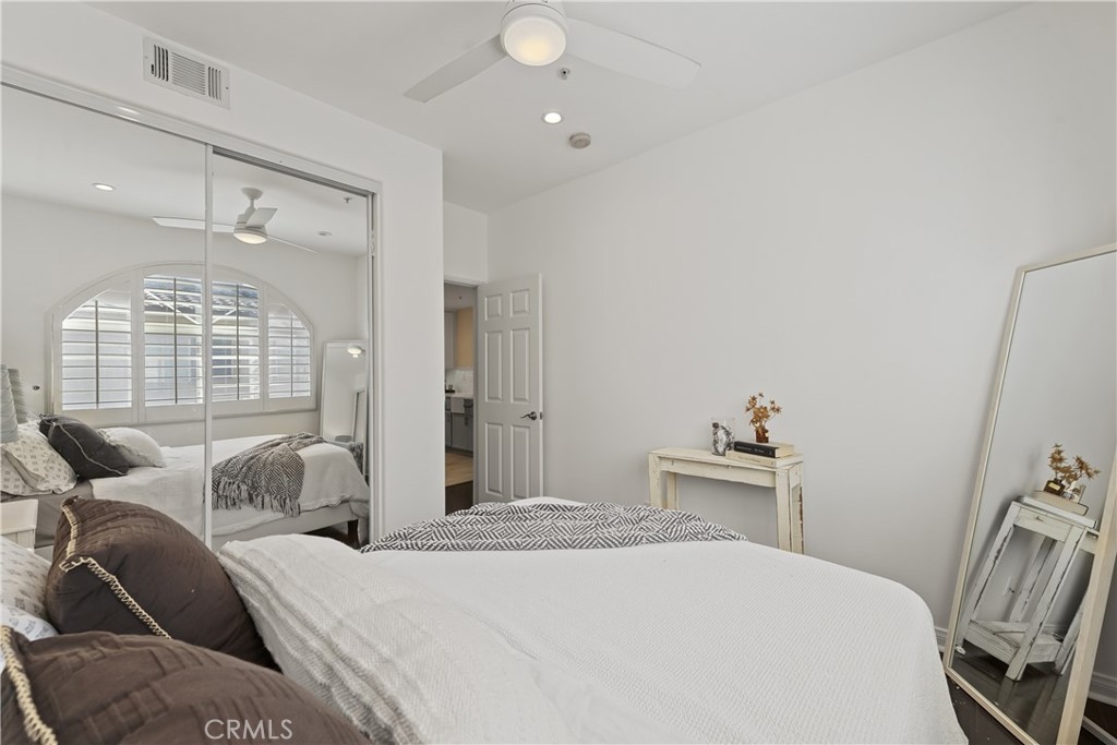 MLS #OC25257190 image #15