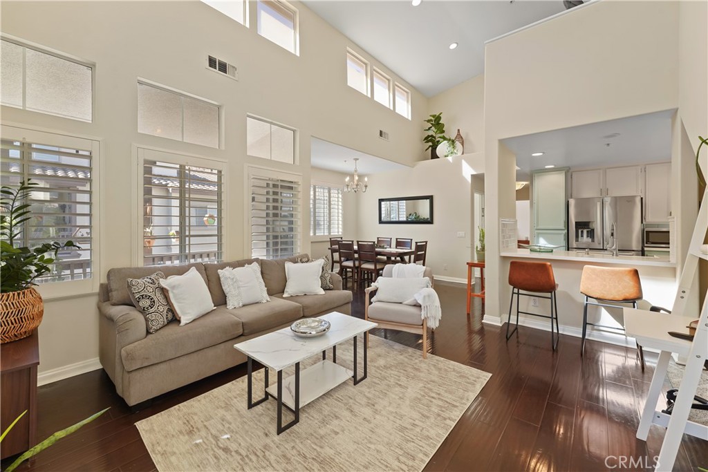 MLS #OC25257190 image #2