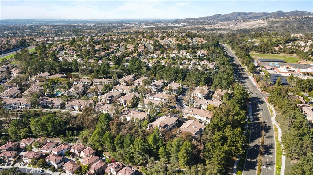 MLS #OC25257190 image #40