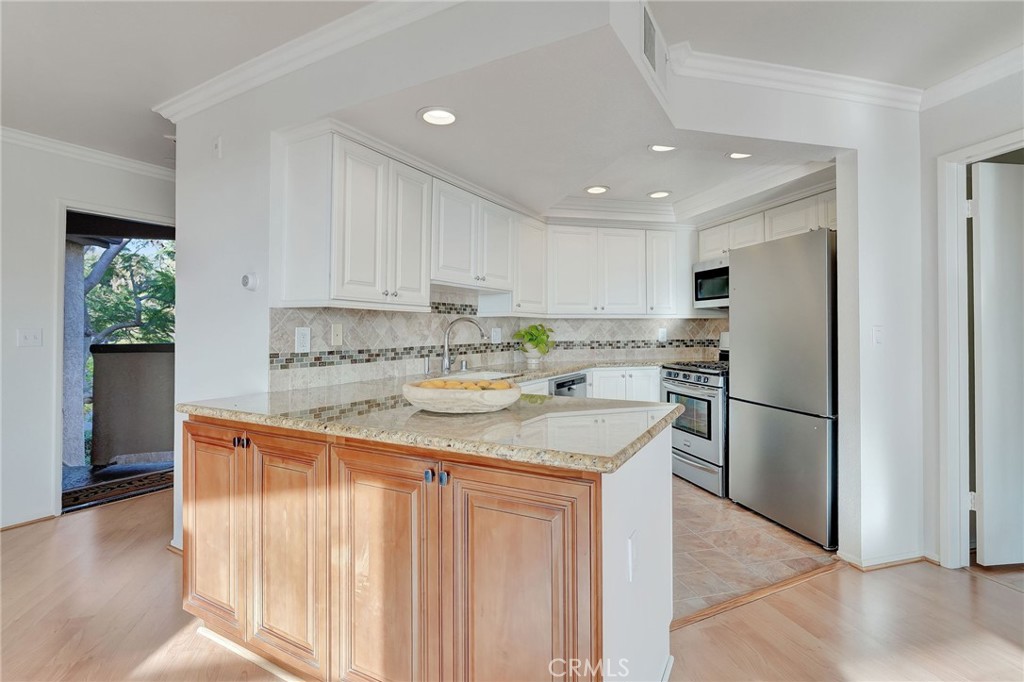 MLS #OC25257211 image #1