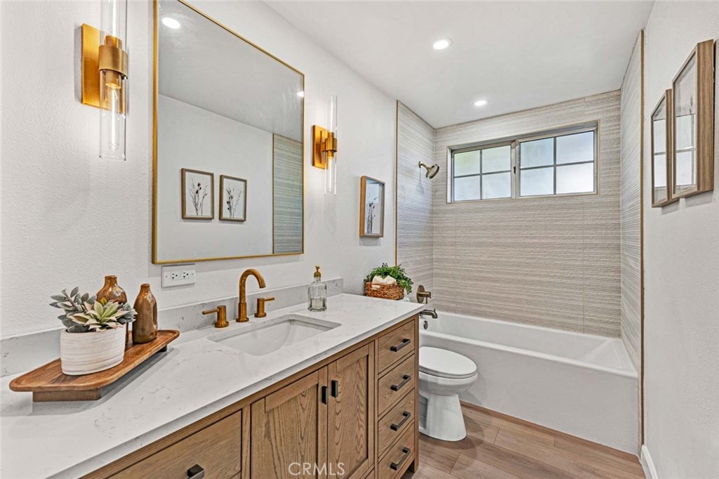 MLS #OC25257217 image #17