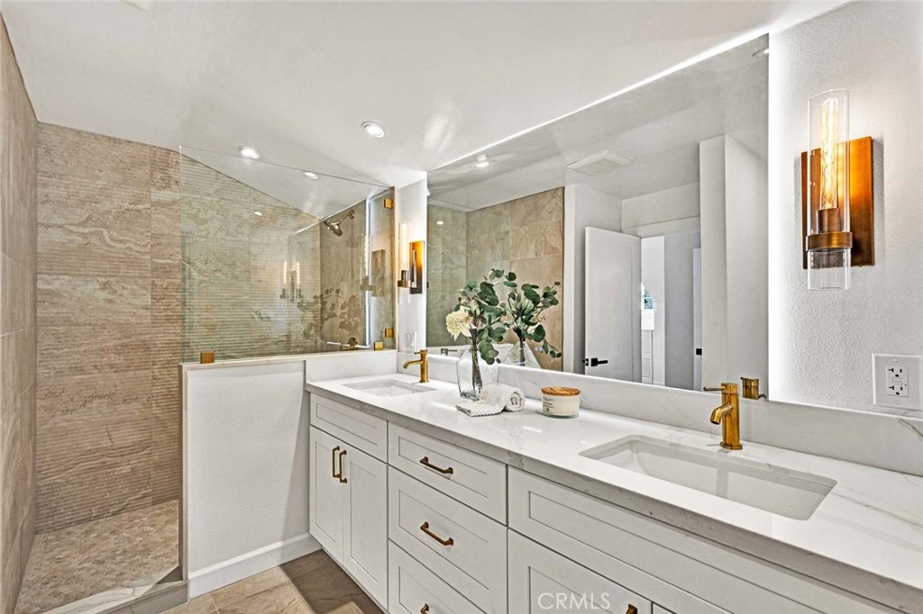 MLS #OC25257217 image #19