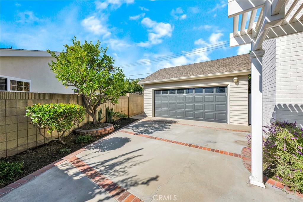 MLS #OC25257217 image #35