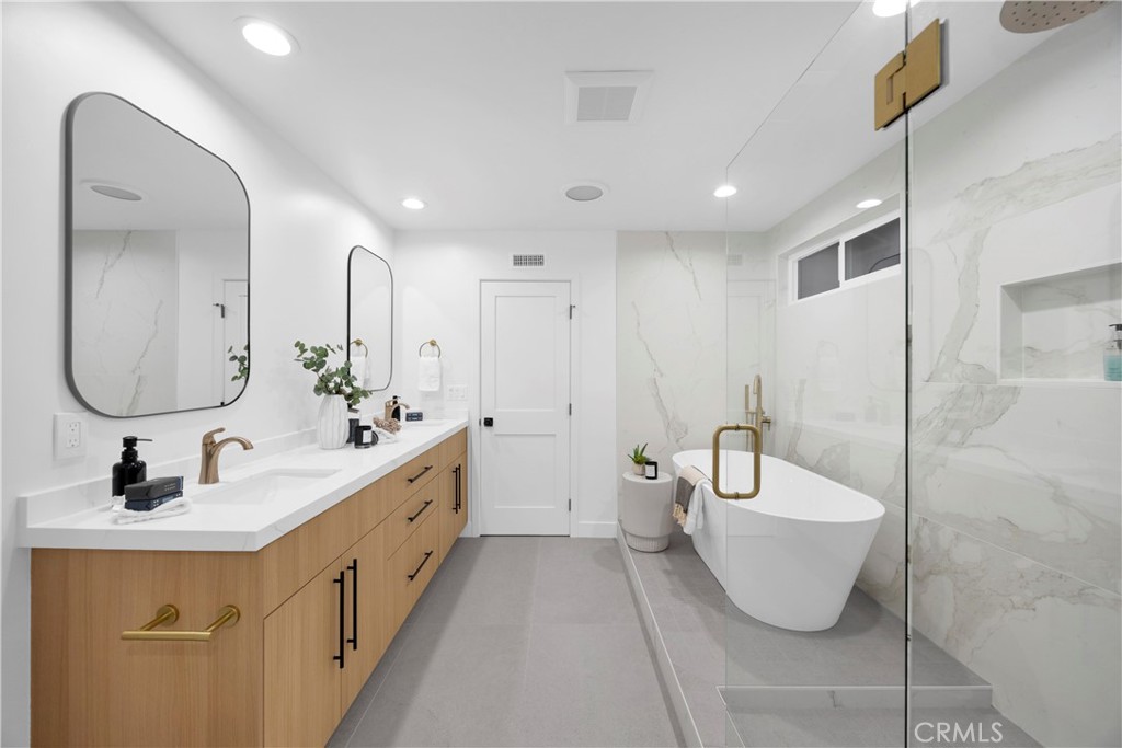 MLS #OC25257238 image #16