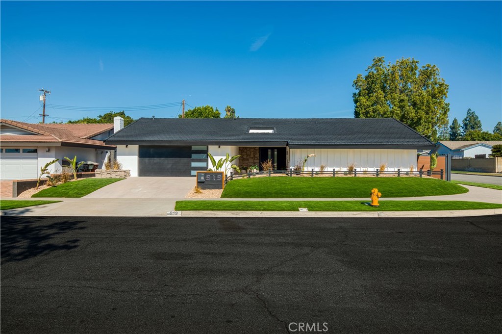 MLS #OC25257282 image #1