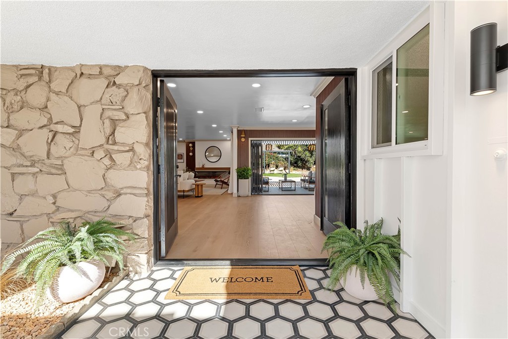 MLS #OC25257282 image #10