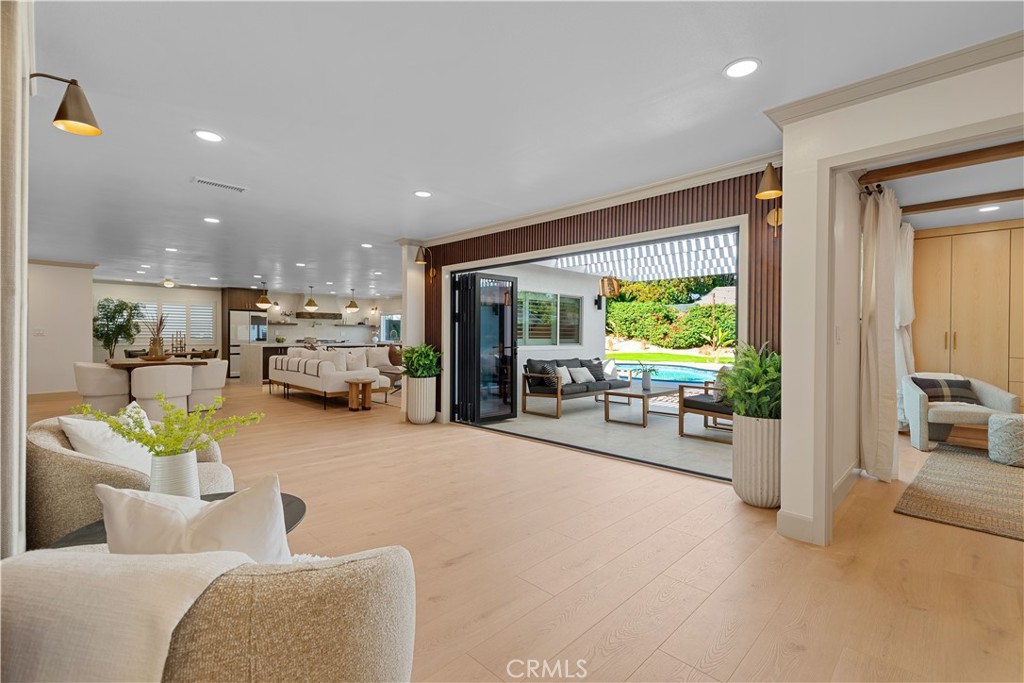 MLS #OC25257282 image #13