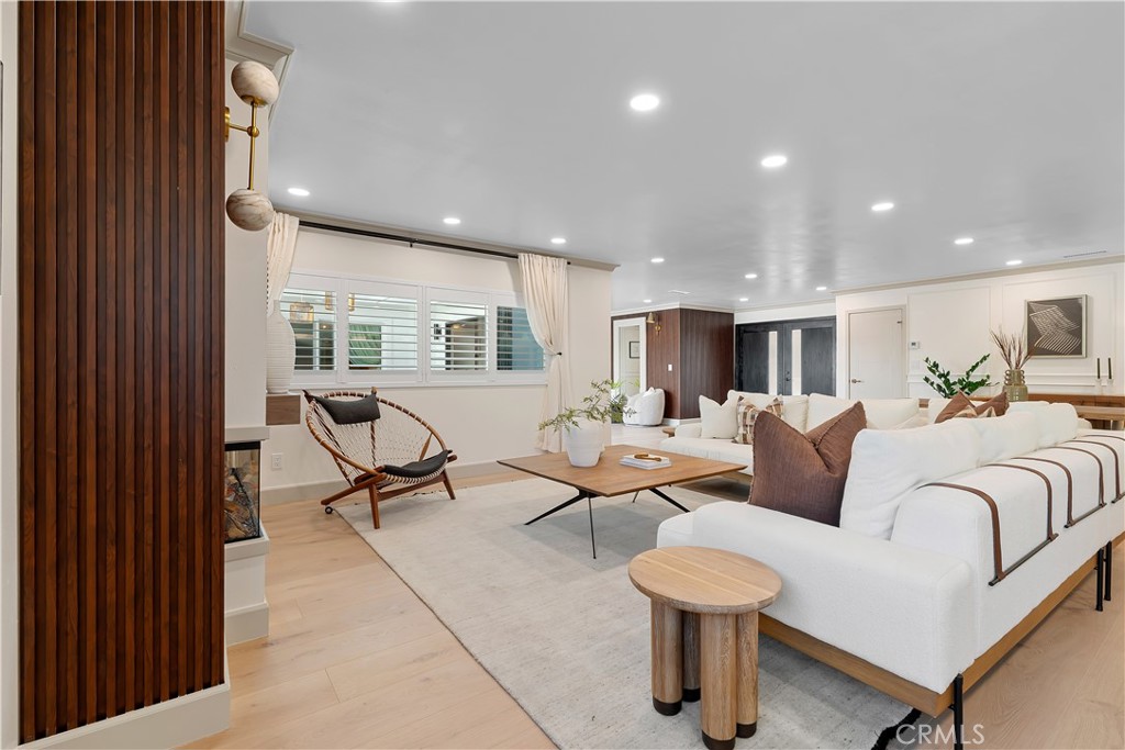 MLS #OC25257282 image #24