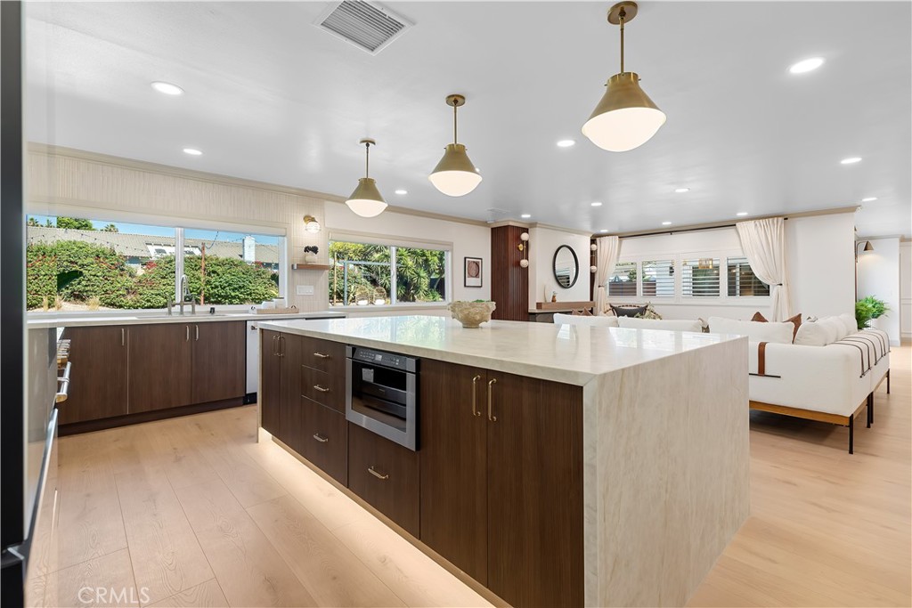 MLS #OC25257282 image #32