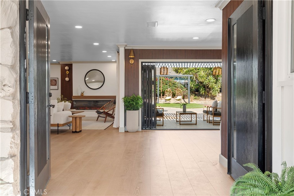 MLS #OC25257282 image #9