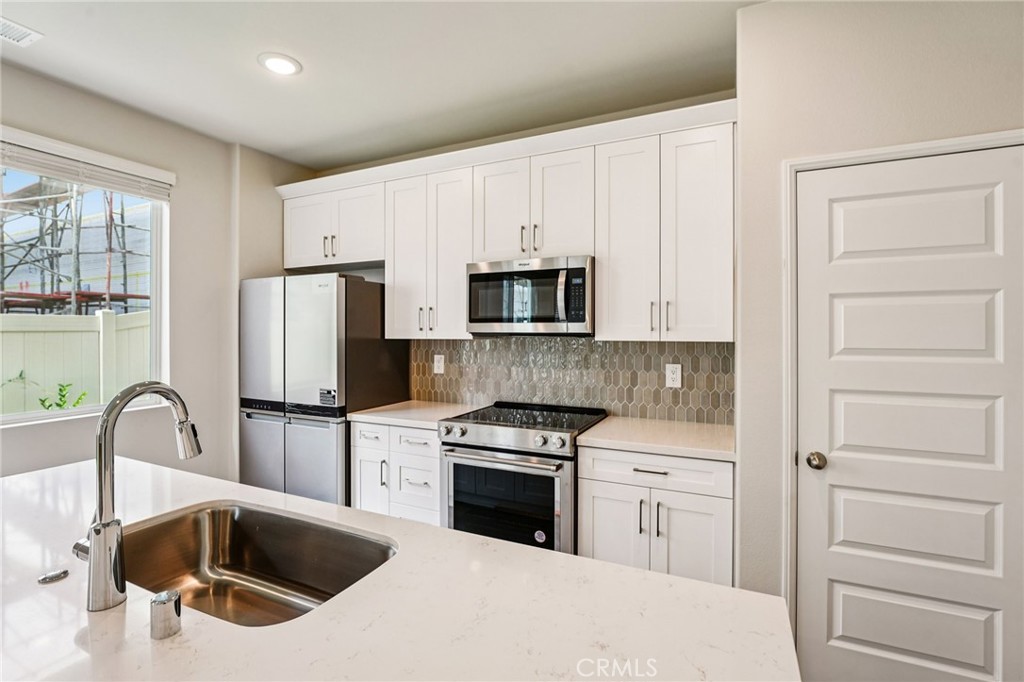 MLS #OC25257289 image #8