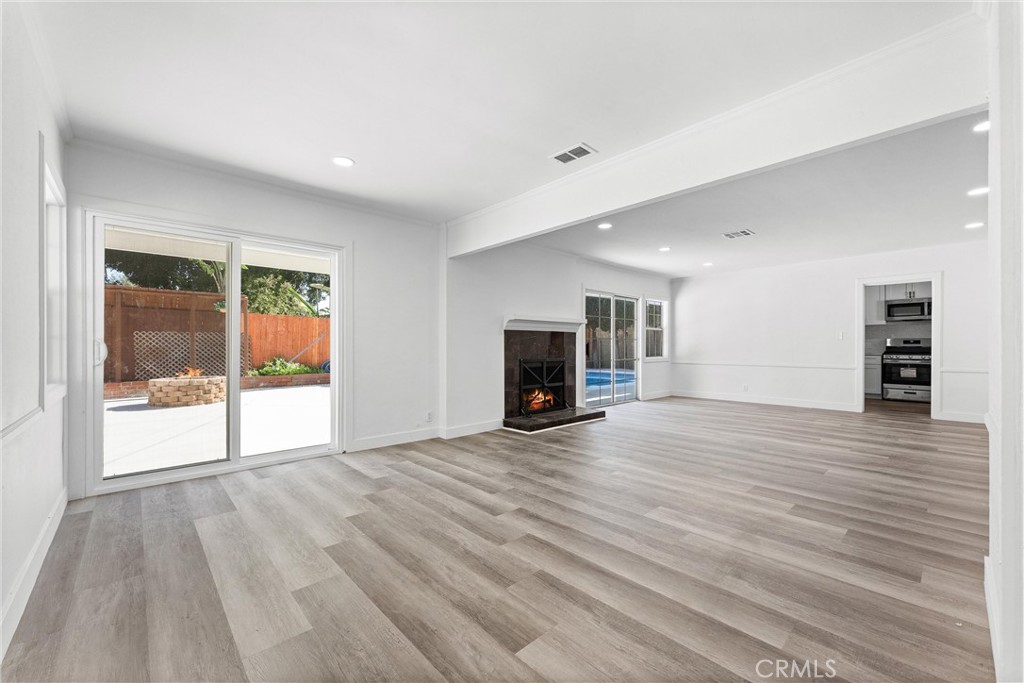 MLS #OC25257295 image #10