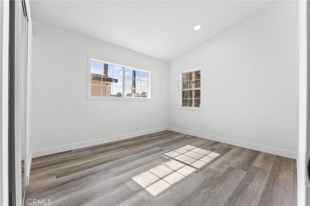 MLS #OC25257295 image #24