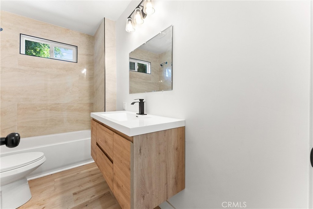 MLS #OC25257296 image #21