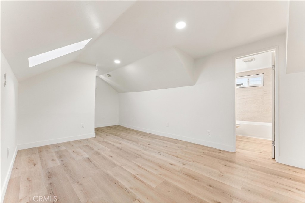 MLS #OC25257296 image #23