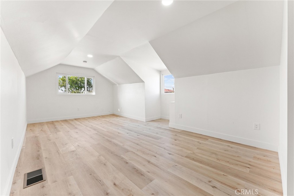 MLS #OC25257296 image #24