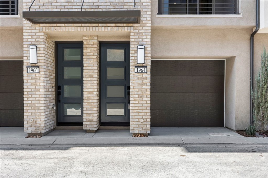 MLS #OC25257298 image #2