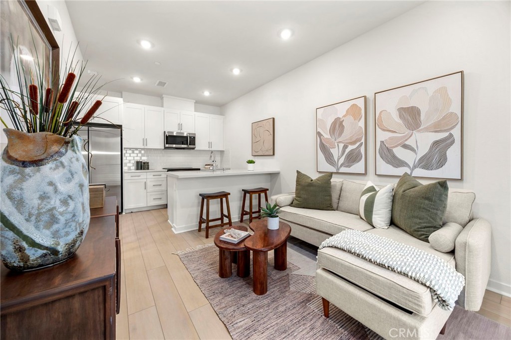 MLS #OC25257298 image #3