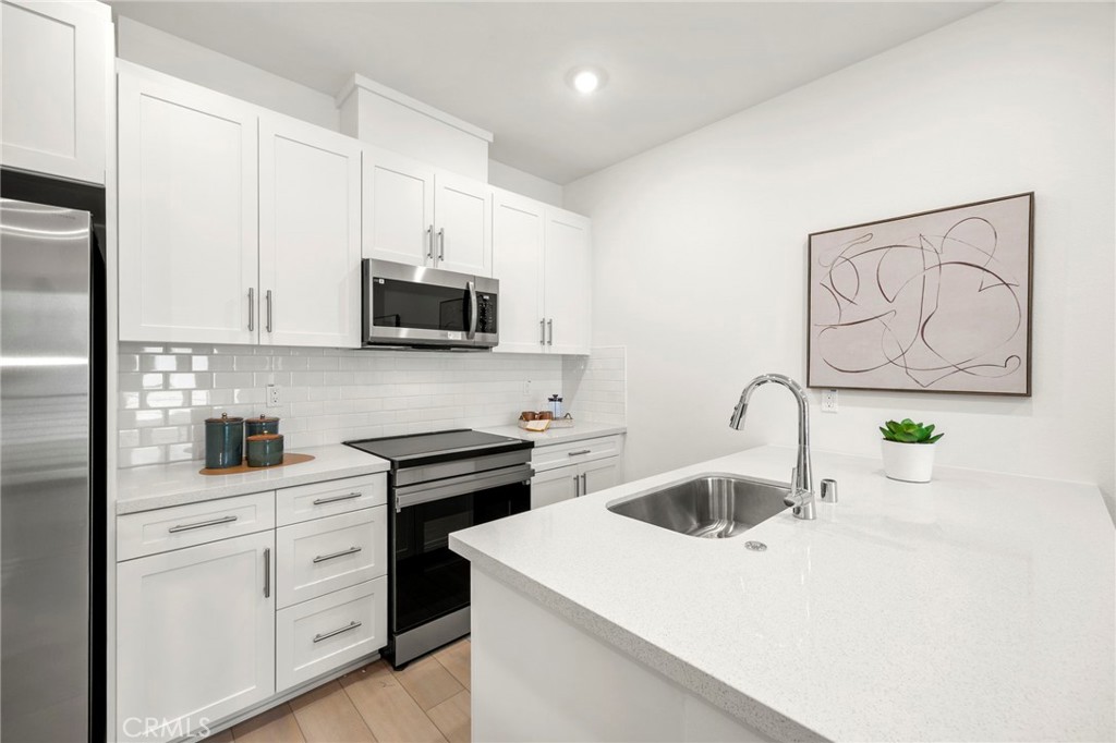 MLS #OC25257298 image #9