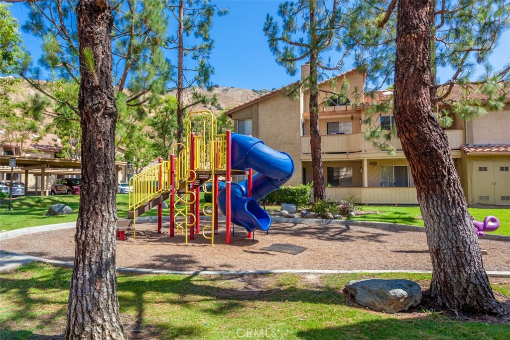 MLS #OC25257301 image #15