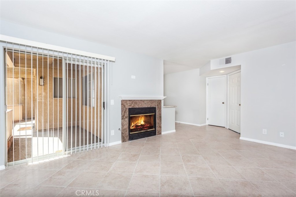 MLS #OC25257301 image #2