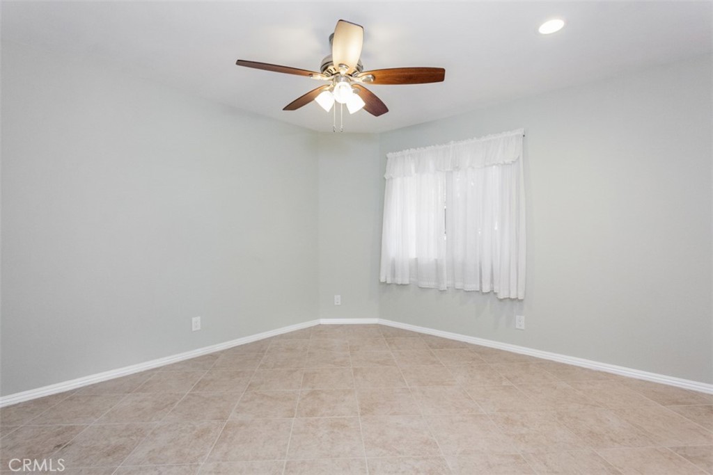 MLS #OC25257301 image #9