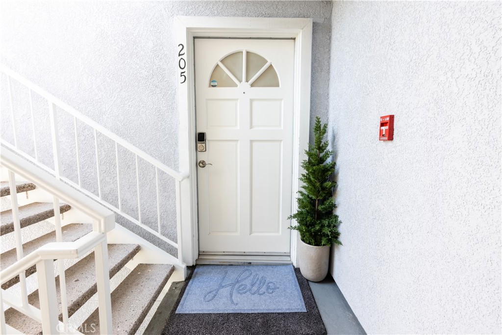 MLS #OC25257329 image #0