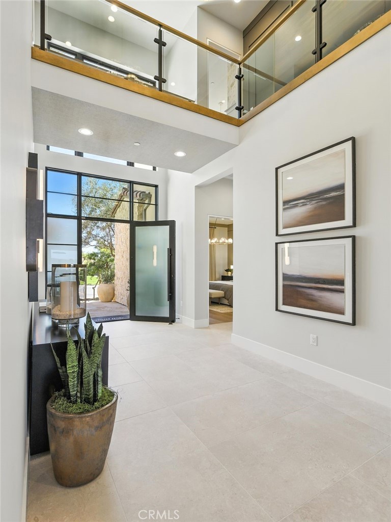 MLS #OC25257390 image #1