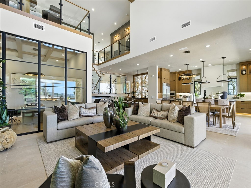 MLS #OC25257390 image #10