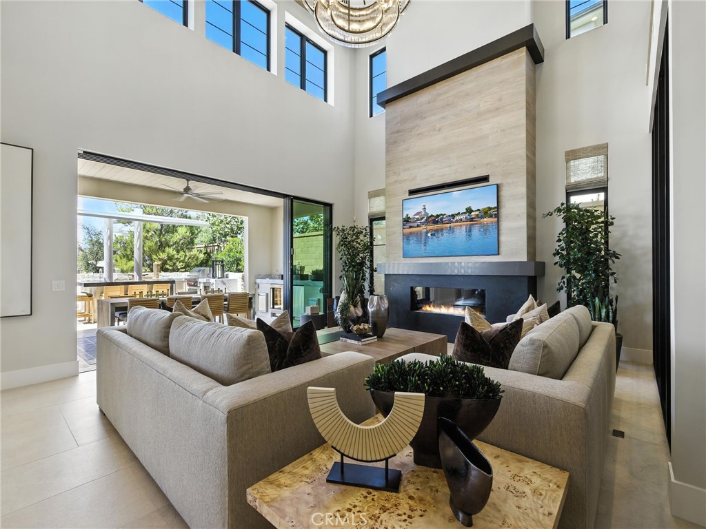 MLS #OC25257390 image #12