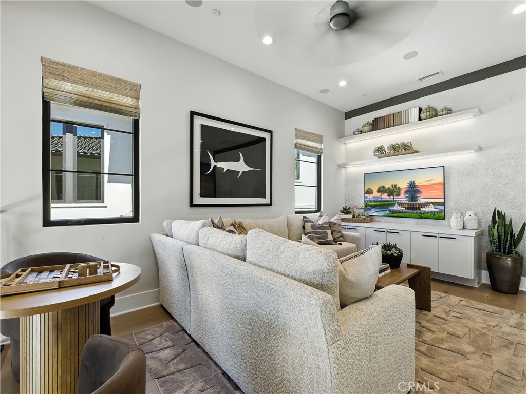 MLS #OC25257390 image #20