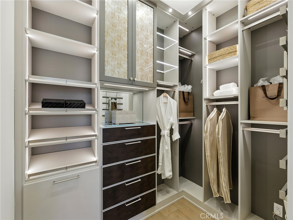 MLS #OC25257390 image #30