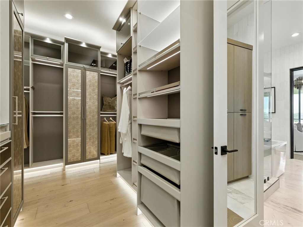 MLS #OC25257390 image #32