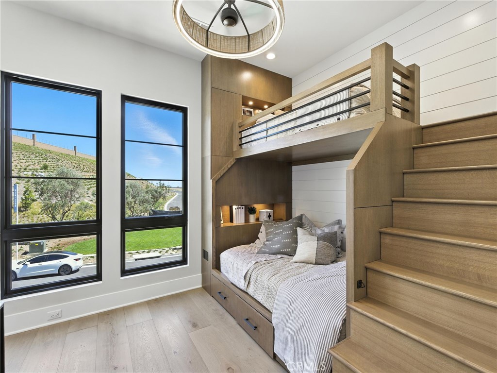 MLS #OC25257390 image #36