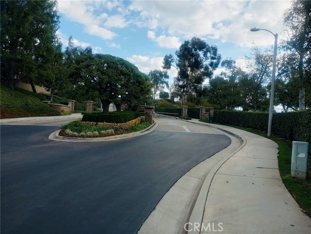 MLS #OC25257413 image #2