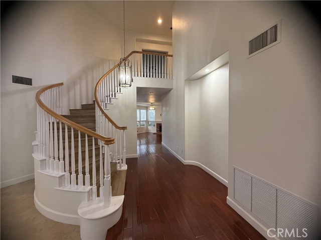 MLS #OC25257413 image #3